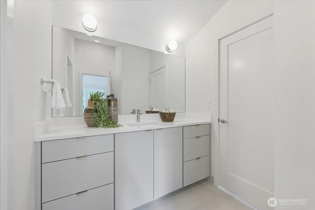 13047 39th Avenue NE Seattle WA 98125