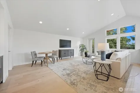 13047 39th Avenue NE Seattle WA 98125
