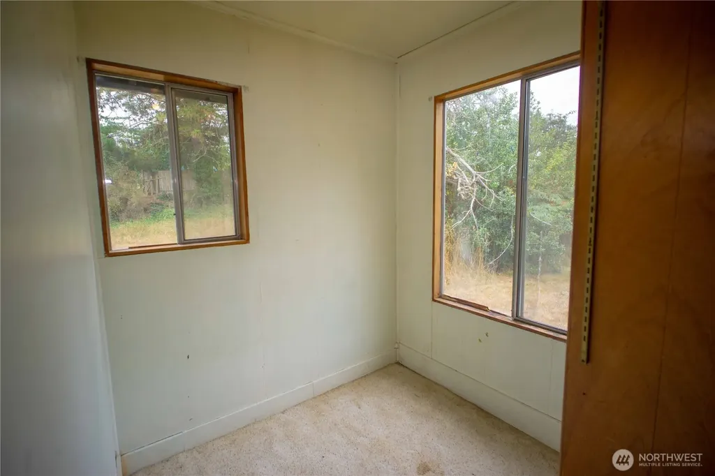 1122 W Spruce Street Port Angeles WA 98362