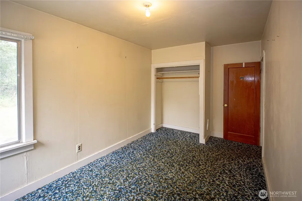 1122 W Spruce Street Port Angeles WA 98362