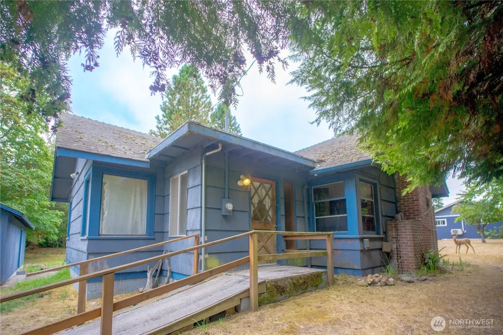 1122 W Spruce Street Port Angeles WA 98362