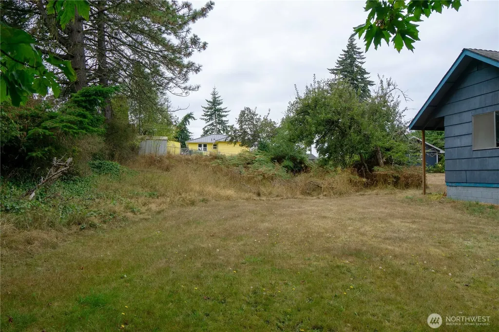 1122 W Spruce Street Port Angeles WA 98362