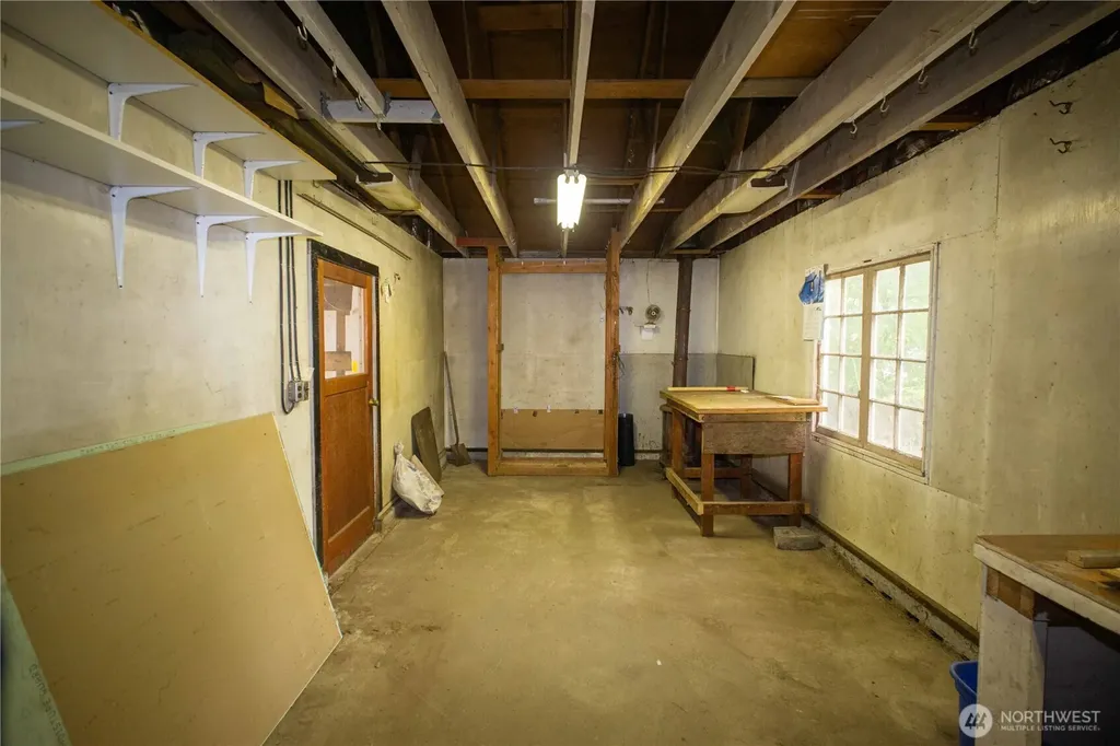 1122 W Spruce Street Port Angeles WA 98362