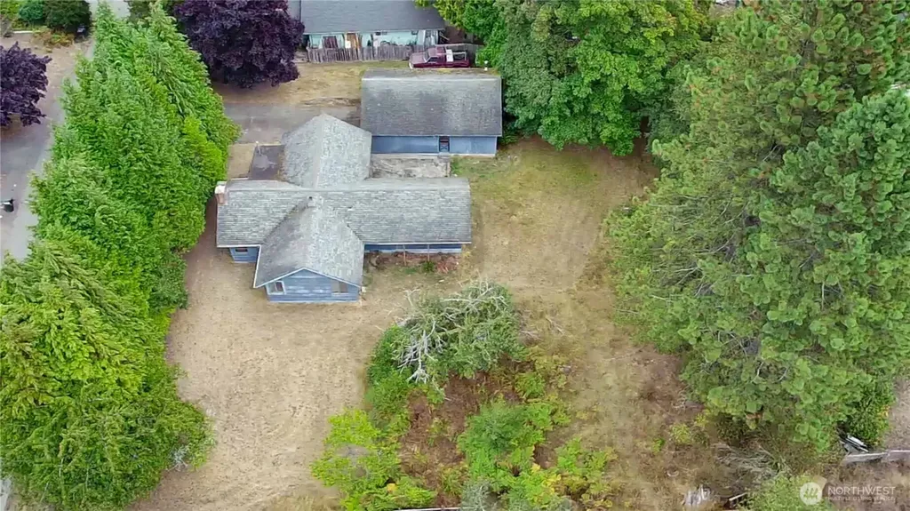 1122 W Spruce Street Port Angeles WA 98362
