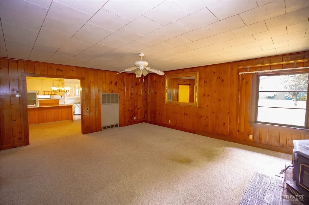 1122 W Spruce Street Port Angeles WA 98362