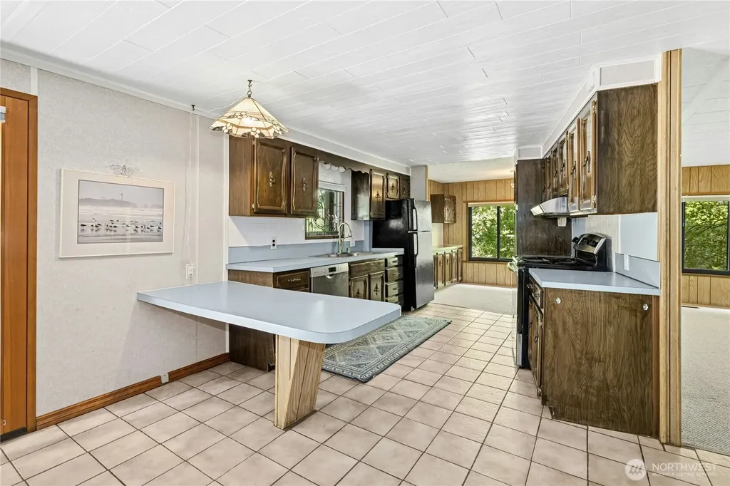 19301 Viking Avenue NW Poulsbo WA 98370