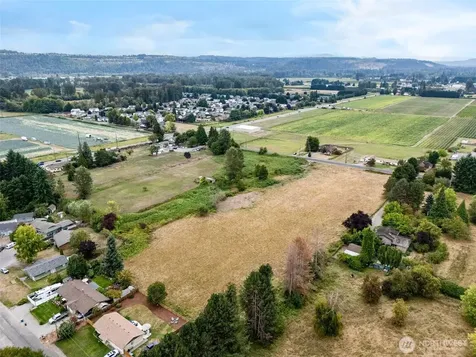 14721 Pioneer Way E Puyallup WA 98372