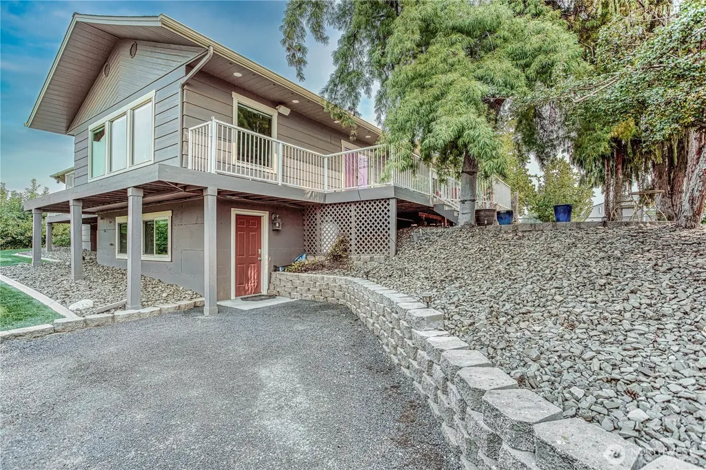 2545 6th SE East Wenatchee WA 98802