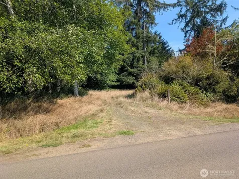 618 Sunset Avenue NE Ocean Shores WA 98569
