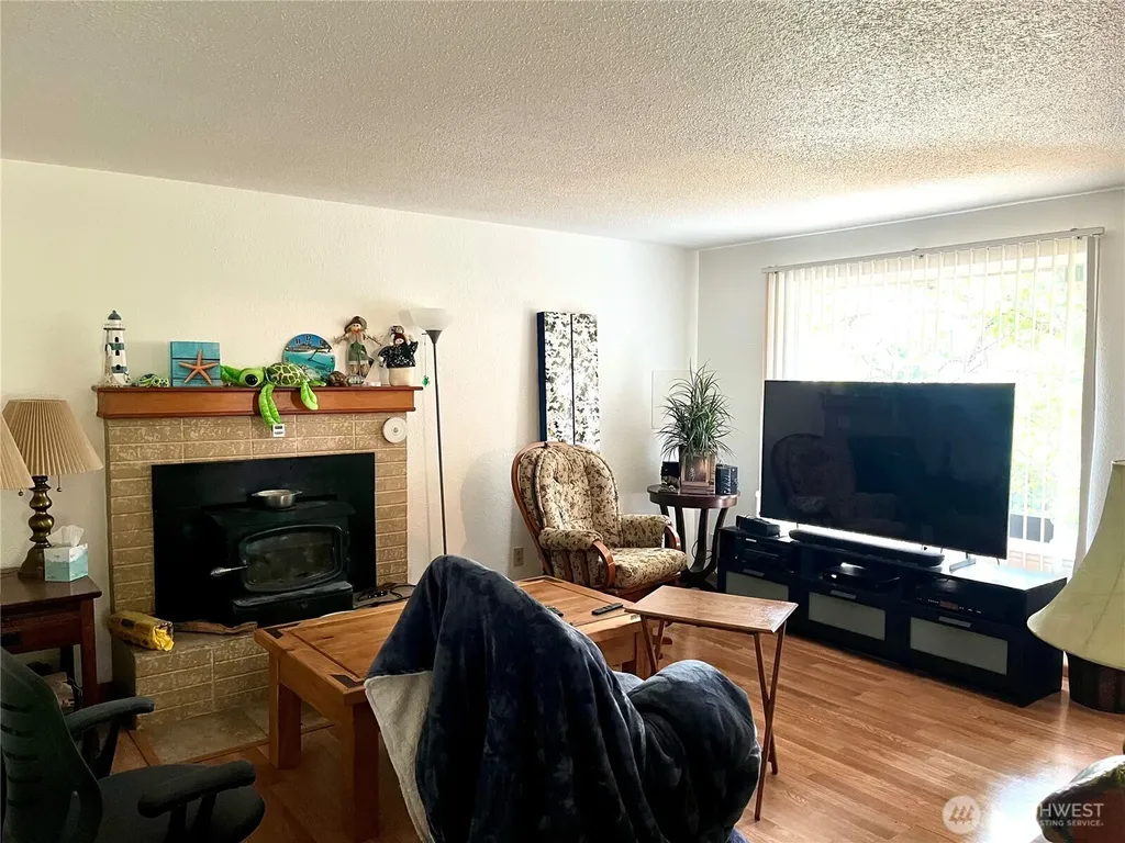 1004 15th Avenue Milton WA 98354