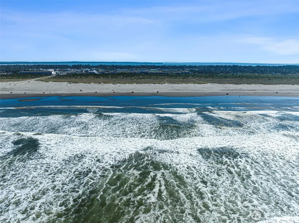 558 Point Brown Ave SE Ocean Shores WA 98569