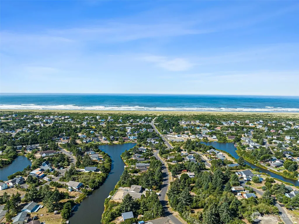 558 Point Brown Ave SE Ocean Shores WA 98569