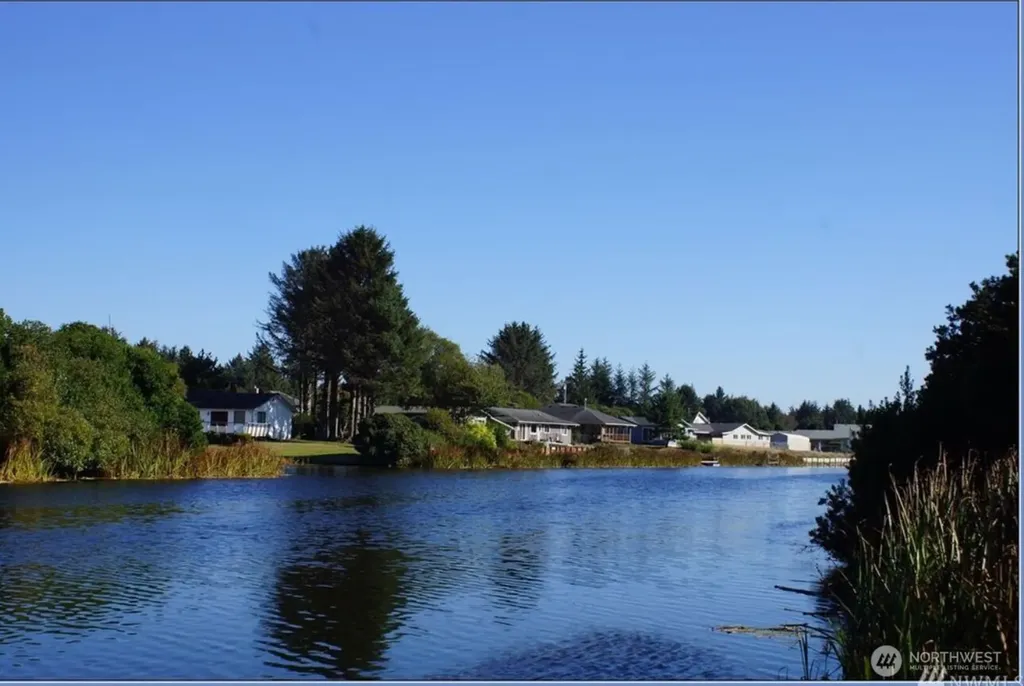 558 Point Brown Ave SE Ocean Shores WA 98569