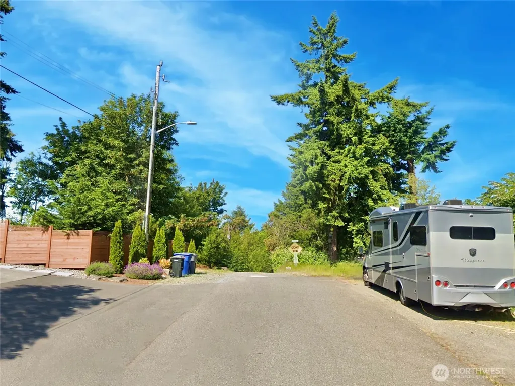 1517 SW 124th Street Burien WA 98146