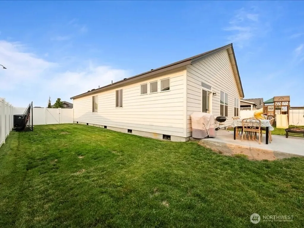 4721 W Owl Street Moses Lake WA 98837