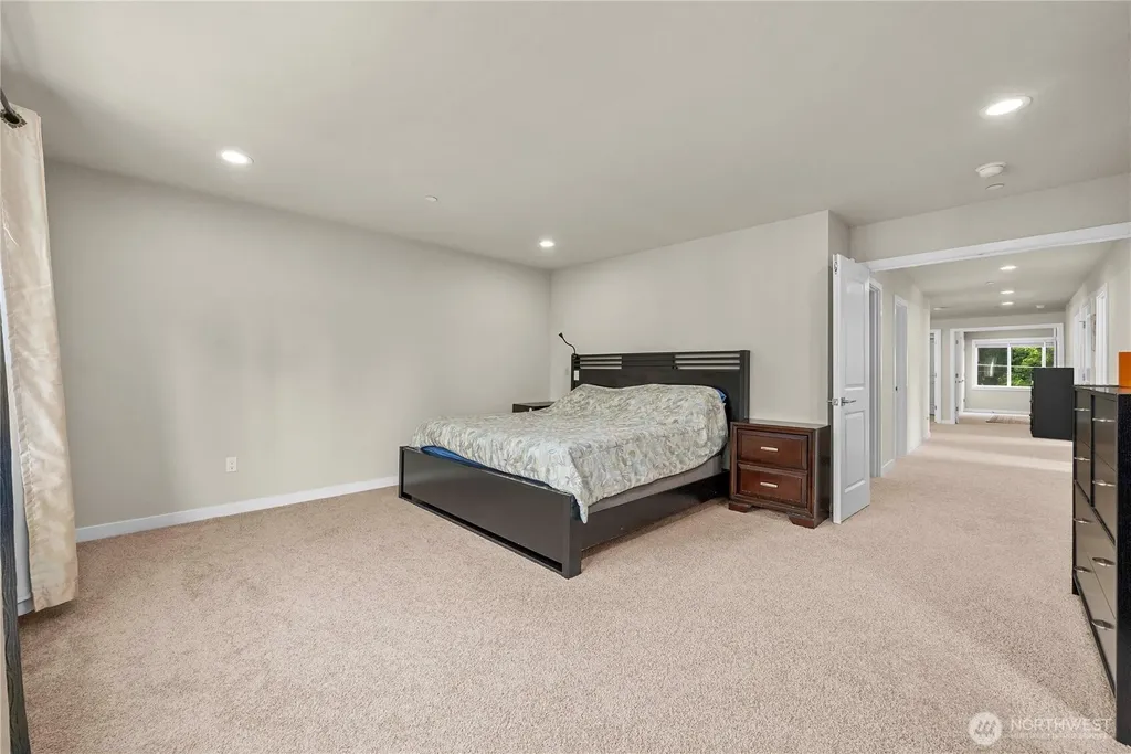 19821 75th Avenue NE Kenmore WA 98028
