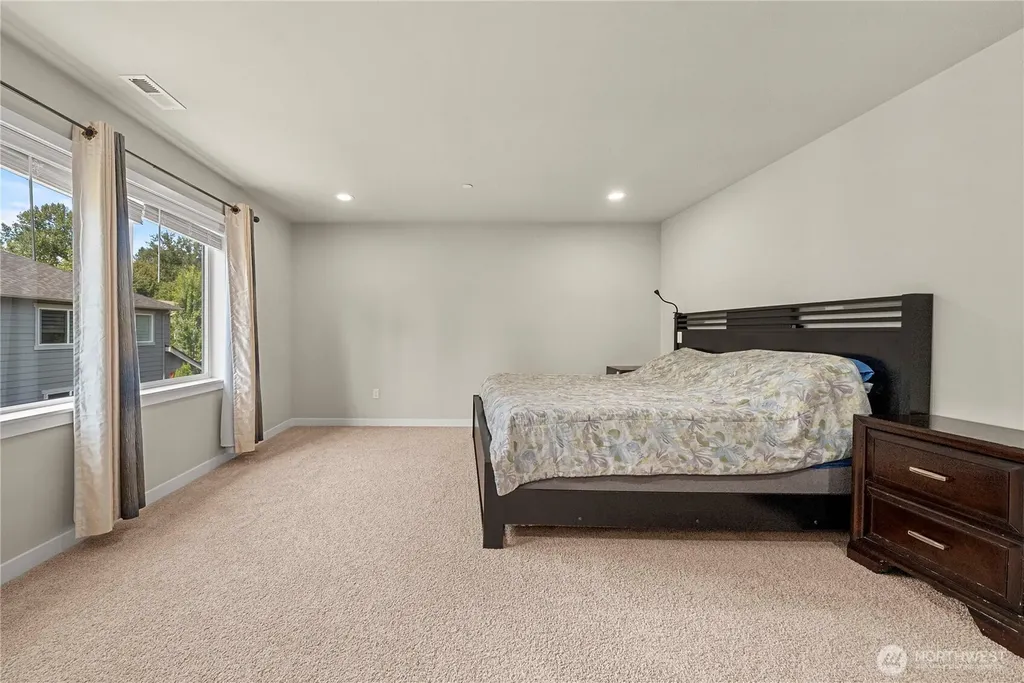 19821 75th Avenue NE Kenmore WA 98028