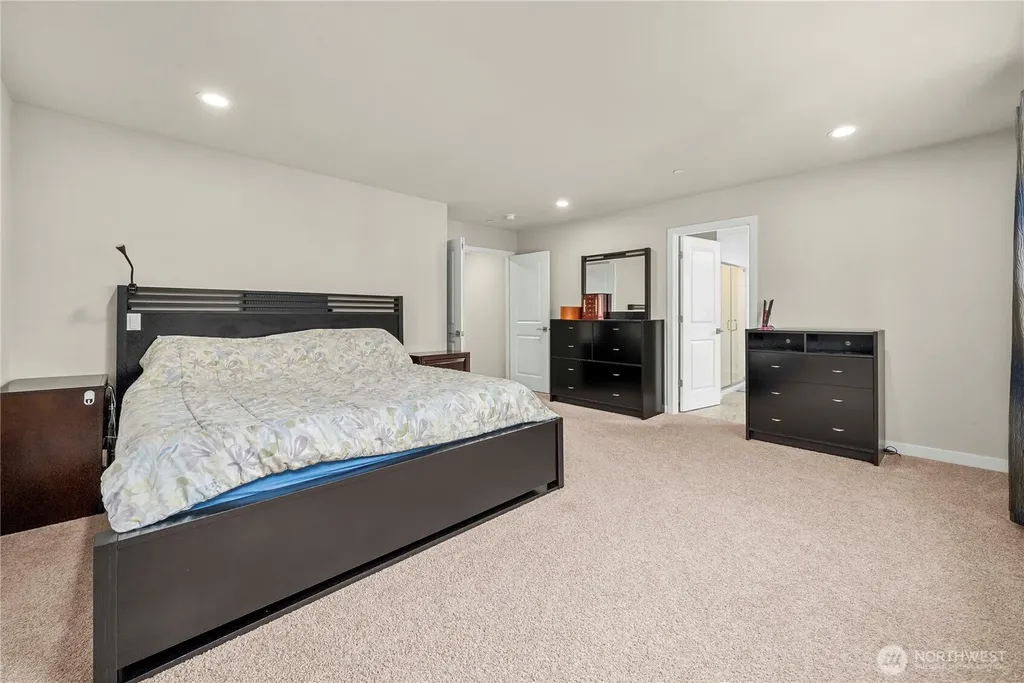 19821 75th Avenue NE Kenmore WA 98028