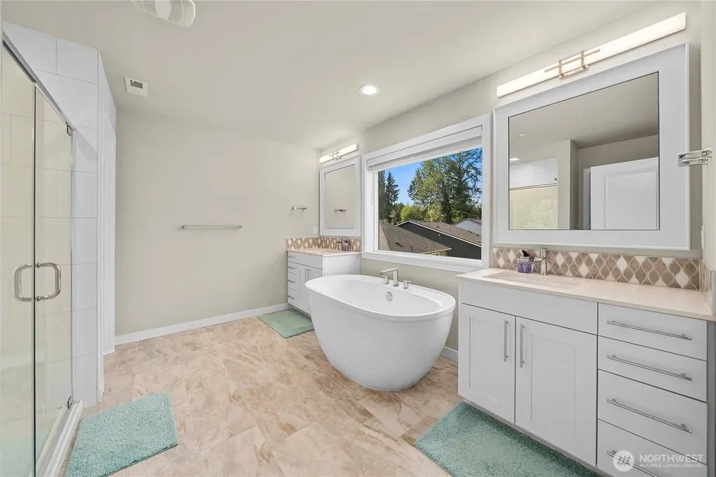 19821 75th Avenue NE Kenmore WA 98028