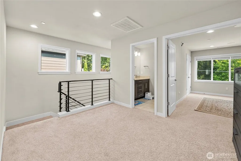 19821 75th Avenue NE Kenmore WA 98028