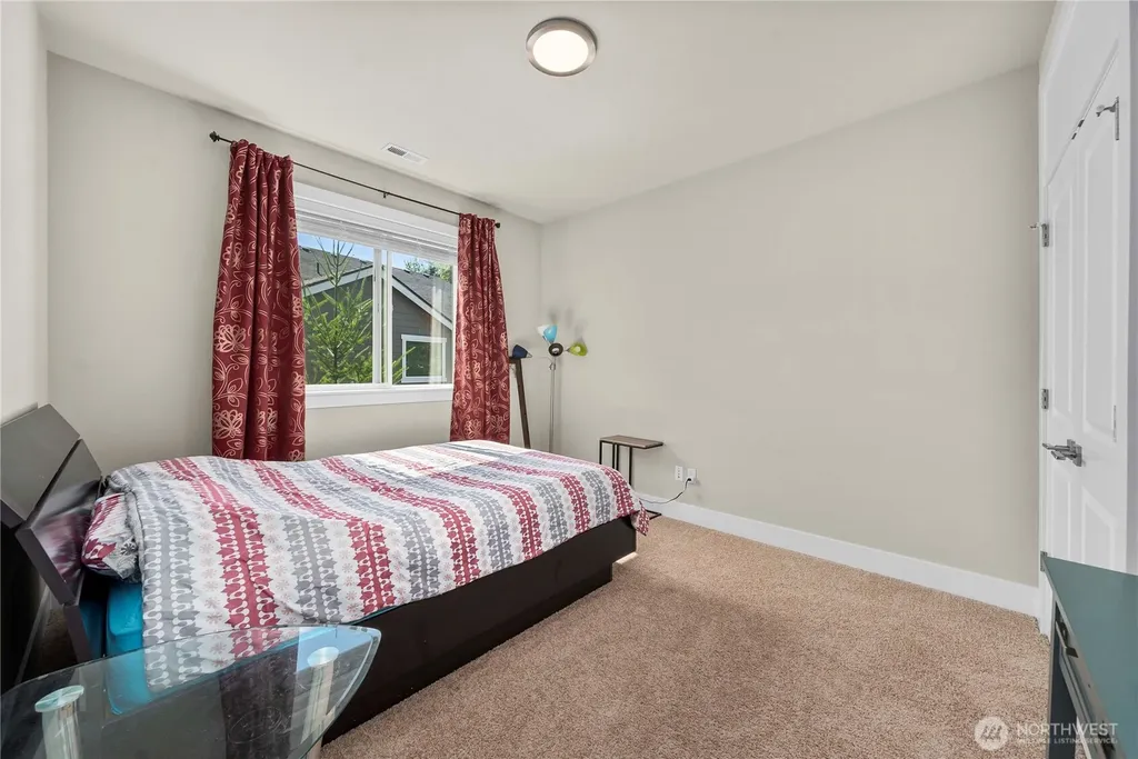 19821 75th Avenue NE Kenmore WA 98028
