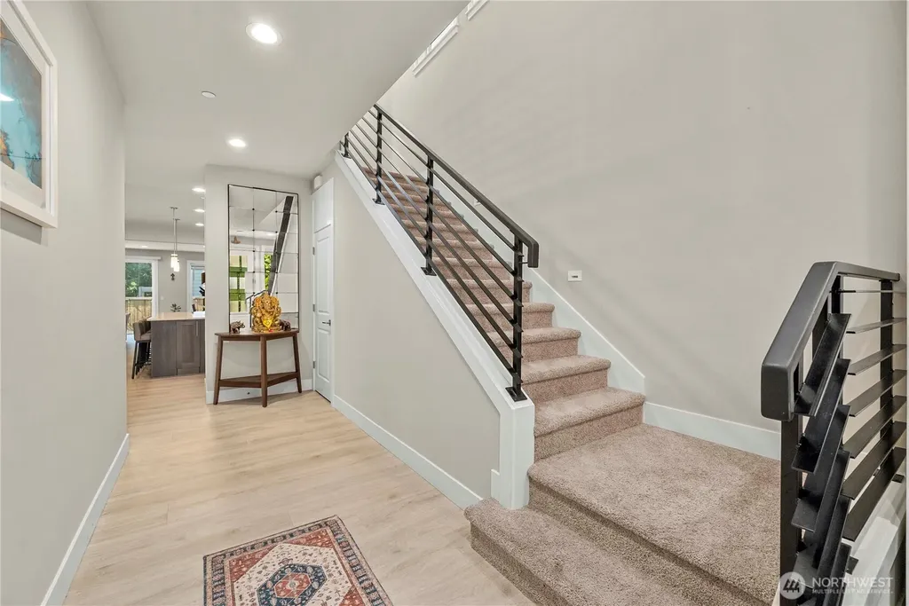 19821 75th Avenue NE Kenmore WA 98028