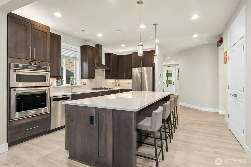 19821 75th Avenue NE Kenmore WA 98028