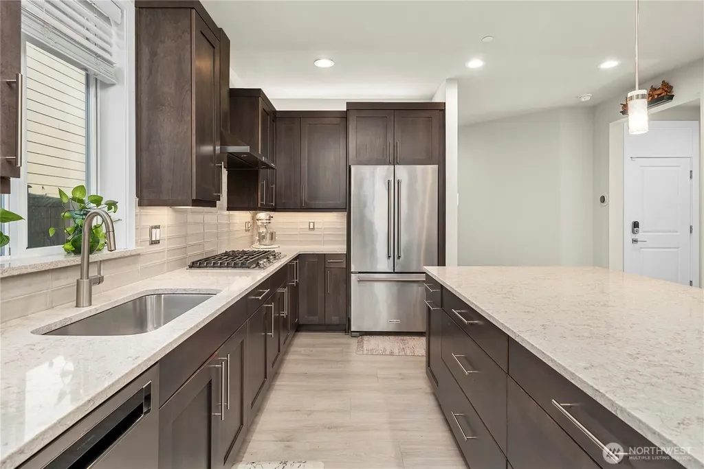 19821 75th Avenue NE Kenmore WA 98028