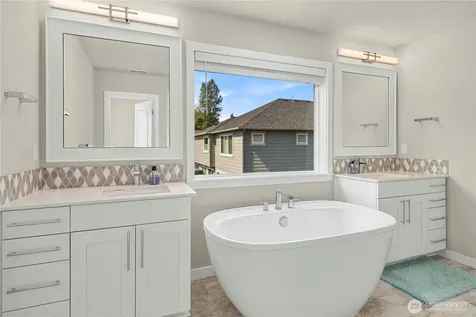 19821 75th Avenue NE Kenmore WA 98028