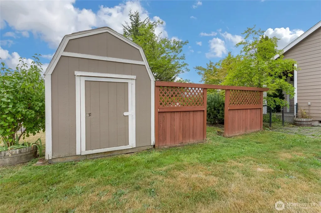 854 Center Street W Eatonville WA 98328