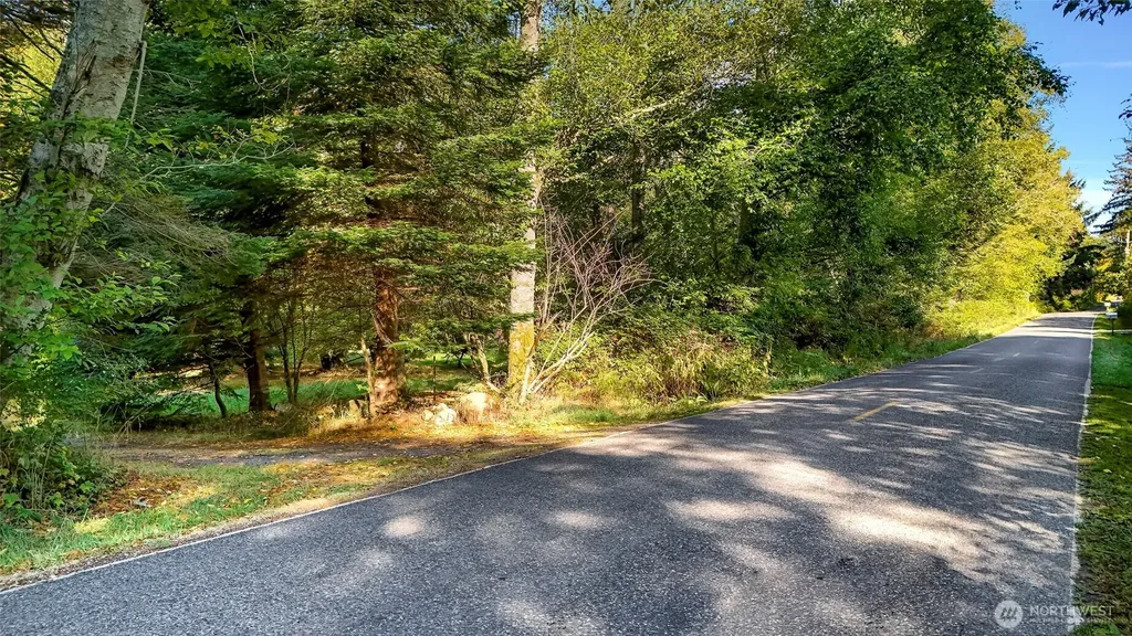 16 S Nugent Road Lummi Island WA 98262