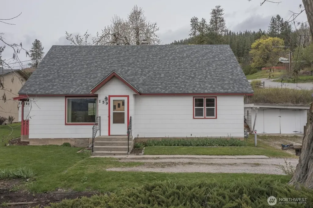 159 E 10th Avenue Colville WA 99114