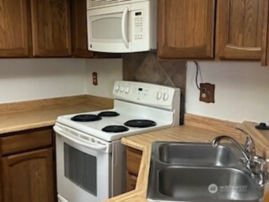 2617 NE 4th Street Renton WA 98056
