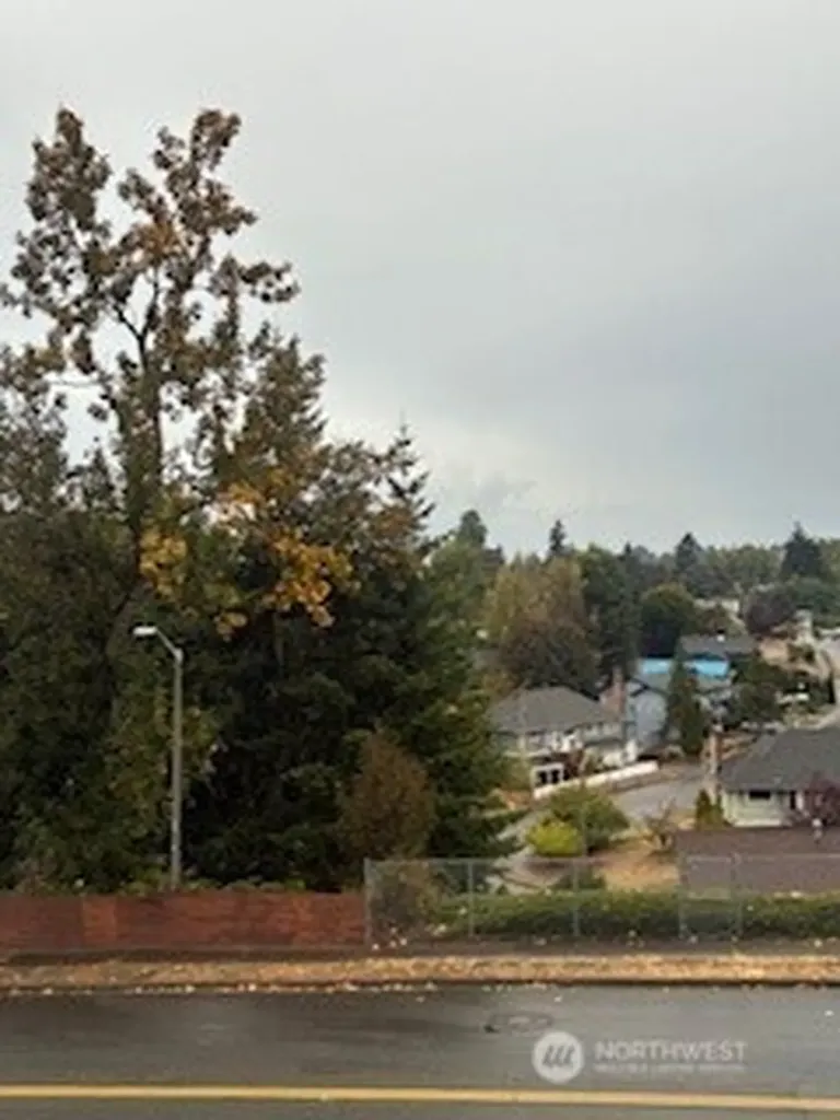 2617 NE 4th Street Renton WA 98056