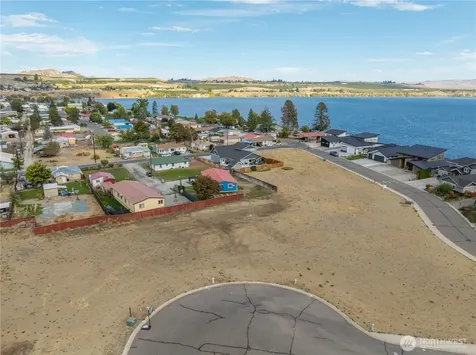 721 Heron Court Brewster WA 98812