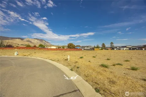 721 Heron Court Brewster WA 98812