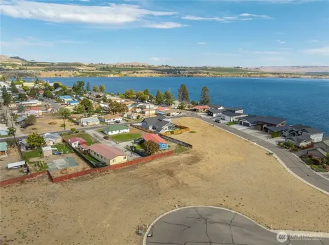 721 Heron Court Brewster WA 98812