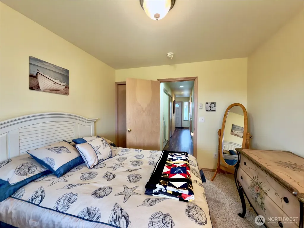 189 N Razor Clam Drive SW Ocean Shores WA 98569