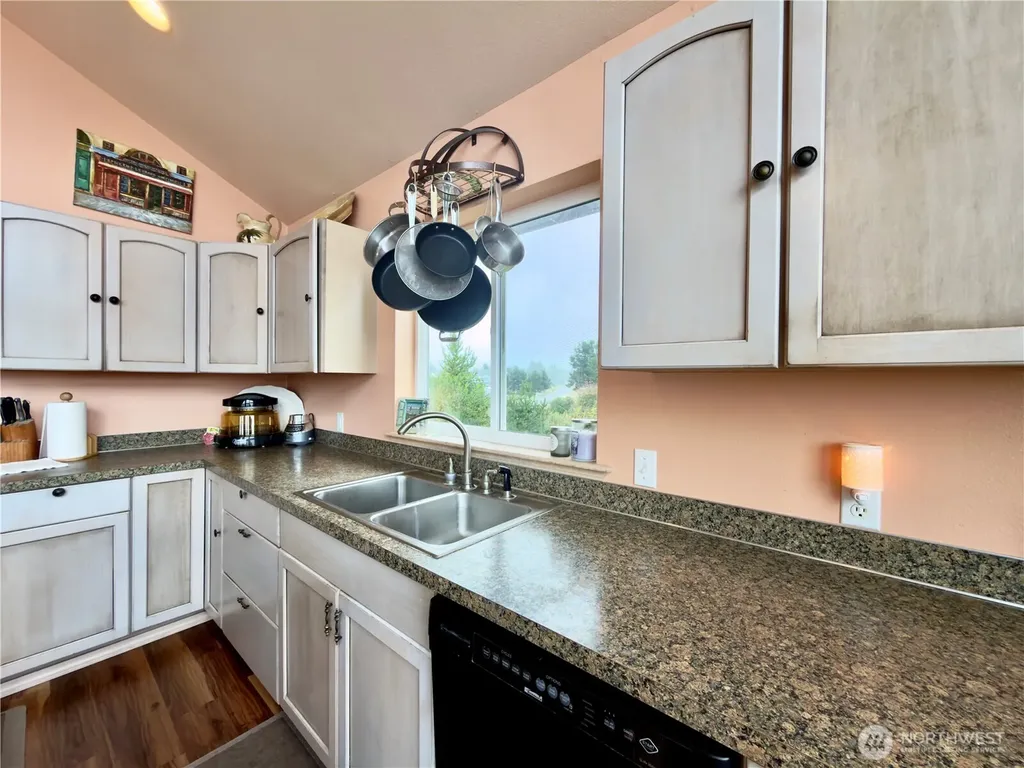 189 N Razor Clam Drive SW Ocean Shores WA 98569