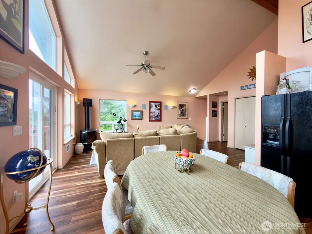 189 N Razor Clam Drive SW Ocean Shores WA 98569