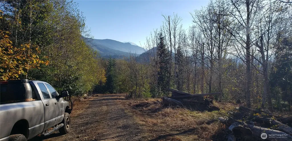 365 Cumberland Ridge Road SE Enumclaw WA 98022