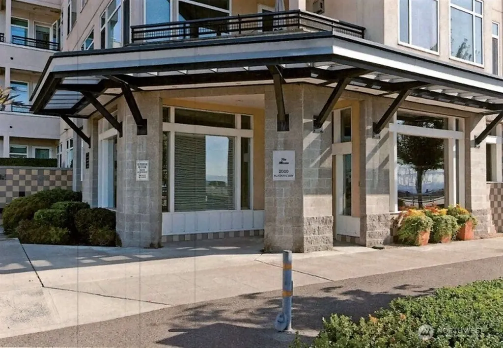 2000 Alaskan Way Seattle WA 98121