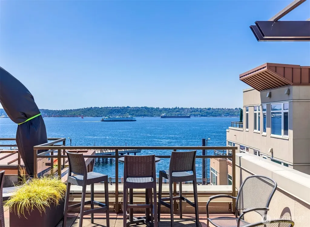 2000 Alaskan Way Seattle WA 98121