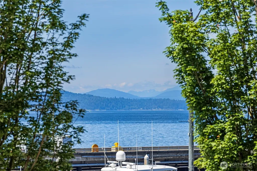 2000 Alaskan Way Seattle WA 98121