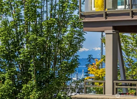 2000 Alaskan Way Seattle WA 98121