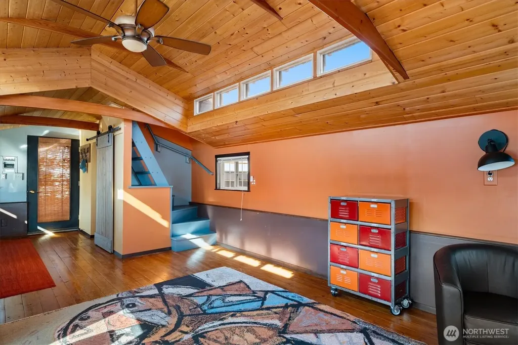 2401 N Northlake Way Seattle WA 98103