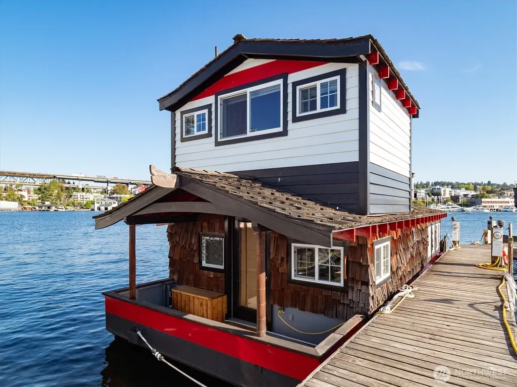 2401 N Northlake Way Seattle WA 98103
