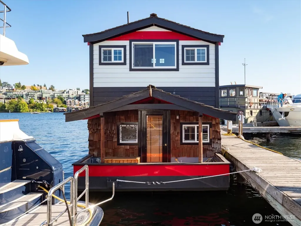 2401 N Northlake Way Seattle WA 98103