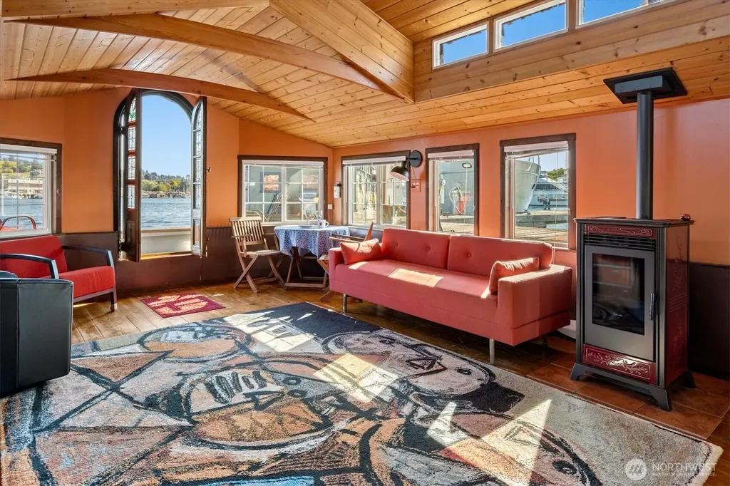 2401 N Northlake Way Seattle WA 98103