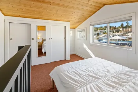 2401 N Northlake Way Seattle WA 98103